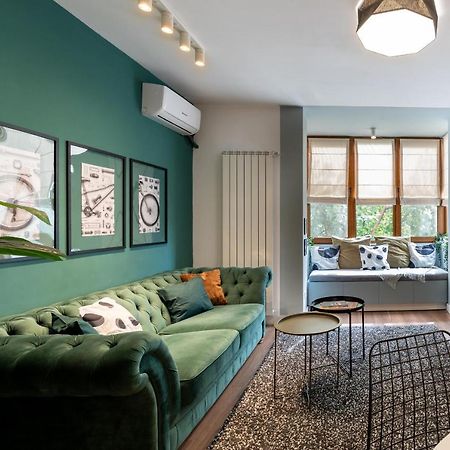 Downtown Retreat: Spacious 2-Br By Unirii Square Bucharest Exterior photo